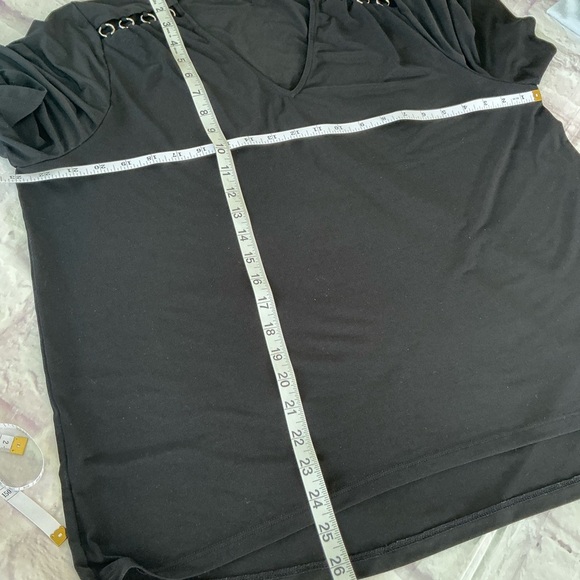 Michael By Michael Kors Flowy Shoulder Rings Accent Ring Black Size XL - Picture 7 of 8